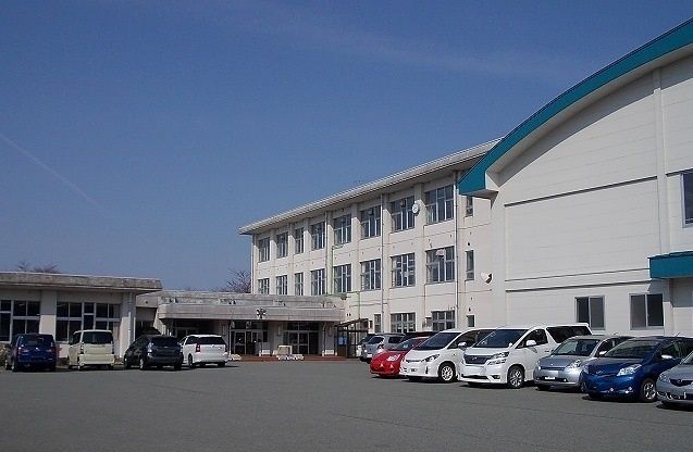 近くの追分小学校まで700m（徒歩9分）