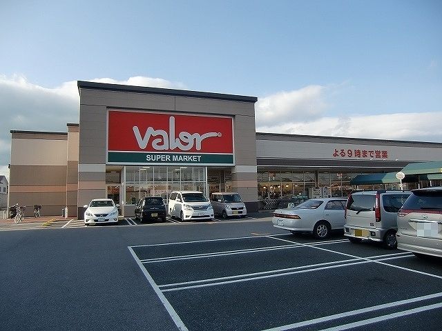 近くのバロー栗東苅原店まで1,260m（徒歩16分）