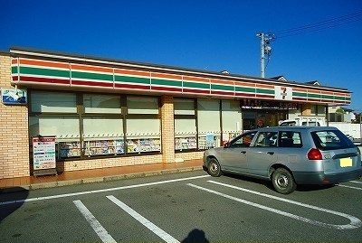 近くのコンビニまで500m（徒歩7分）