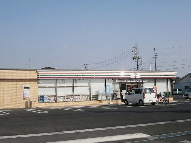 近くのセブンイレブン袋井梅山店まで800m（徒歩10分）