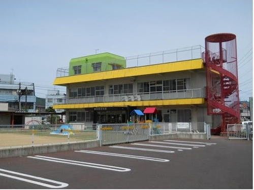 近くの新田塚保育園まで550m(徒歩7分)