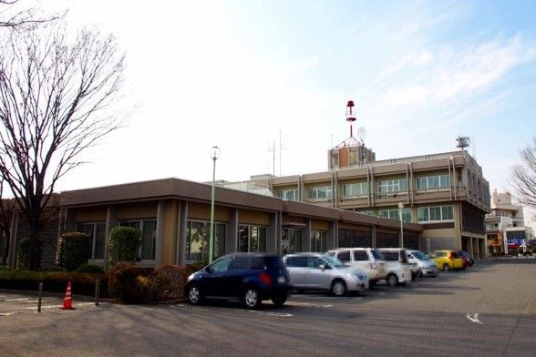 近くの役所まで2,000m（徒歩25分）