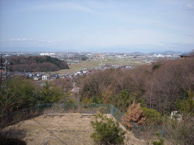 近くの公園まで600m（徒歩8分）