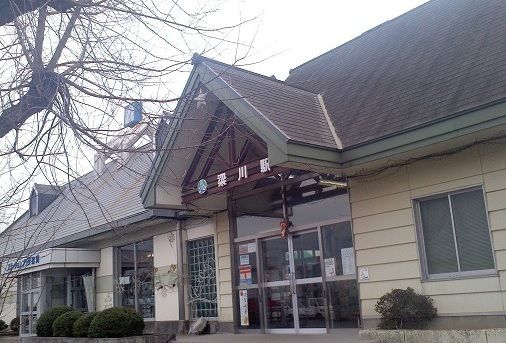 近くの駅まで450m（徒歩6分）
