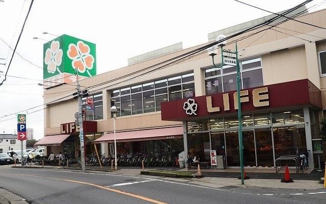 近くのライフ 市川国分店まで500m(徒歩7分)