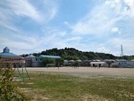 近くの瑞穂小学校まで1,130m(徒歩15分)