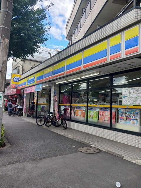 近くのミニストップ狛江岩戸北店まで200m(徒歩3分)
