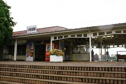 近くの小前田駅まで350m(徒歩5分)