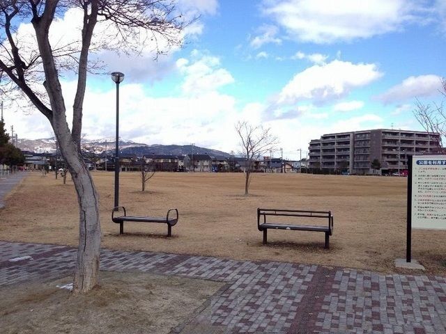 近くのふくしま北中央公園まで550m(徒歩7分)