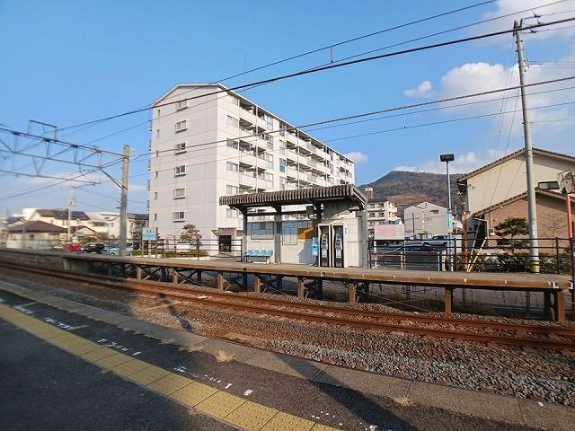 近くのJR香西駅さんまで450m（徒歩6分）