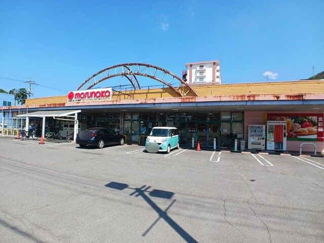 近くの産直さぬきマルシェ鶴市さんまで550m（徒歩7分）