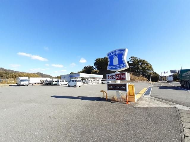 近くのローソン南国十市店まで1,400m(徒歩18分)