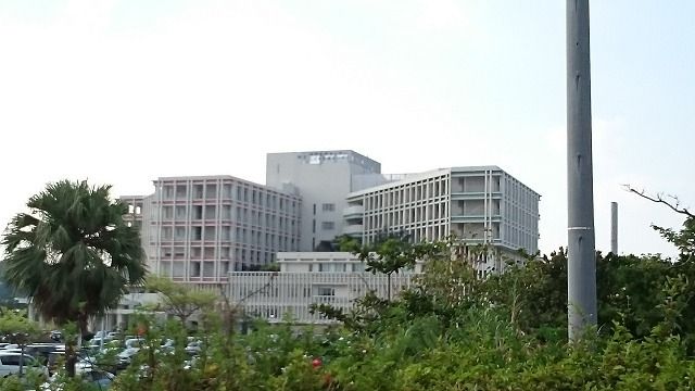 近くの沖縄県立南部医療センターまで2,500m（徒歩32分）