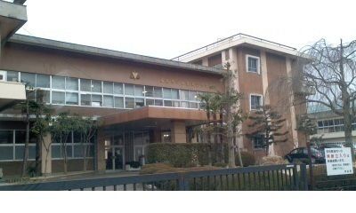 近くの福島市立第三小学校まで1,100m（徒歩14分）