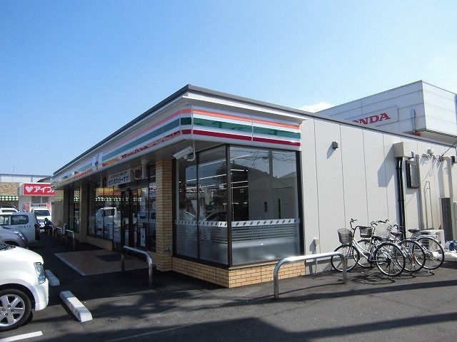 近くのコンビニまで85m（徒歩2分）