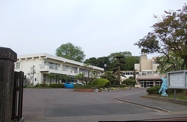 近くの公津小学校まで1,400m（徒歩18分）