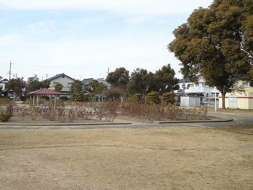 近くの戸ヶ崎公園まで500m（徒歩7分）