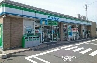 近くのコンビニまで350m（徒歩5分）