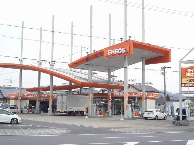 近くのエネオスまで400m（徒歩5分）