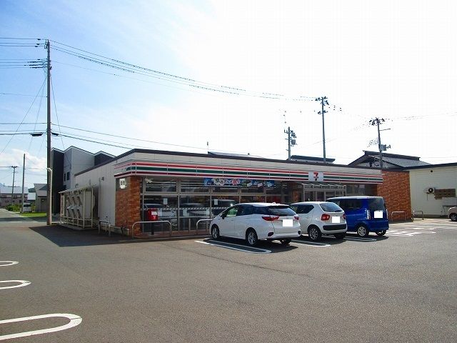 近くのセブンイレブン若葉町2丁目店まで90m（徒歩2分）