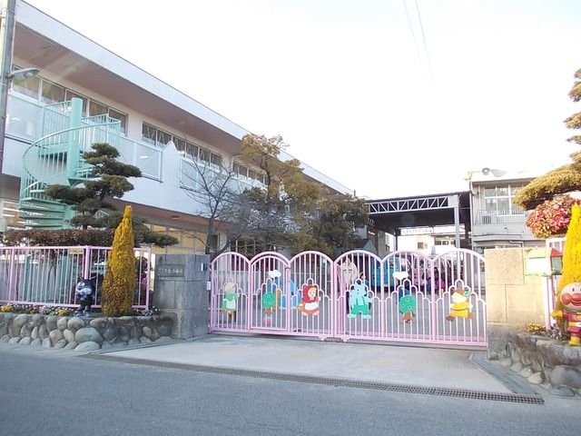 近くの天王幼稚園まで400m（徒歩5分）