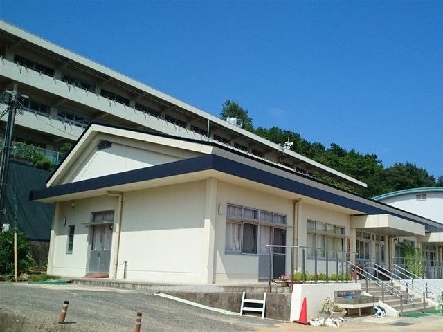近くの下津井西小学校まで1,100m（徒歩14分）