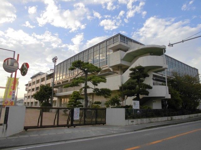 近くの藍住北小学校まで1,400m（徒歩18分）
