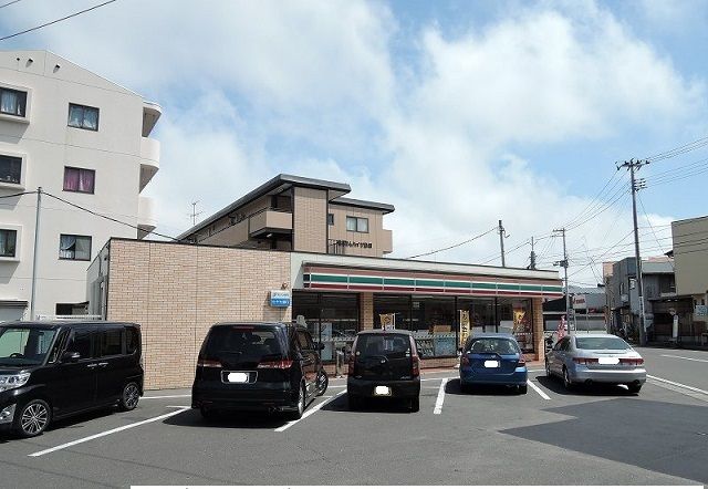 近くのセブンイレブン遠見塚3丁目店まで450m(徒歩6分)