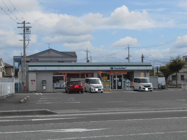 近くのファミリーマート彦根西今店様まで230m（徒歩3分）