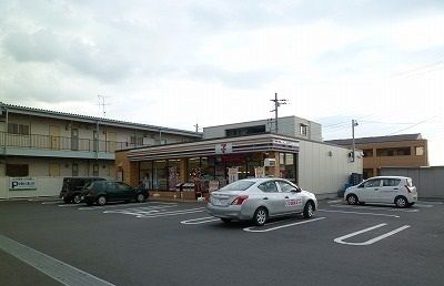 近くのセブンイレブン沼津西椎路店まで600m(徒歩8分)