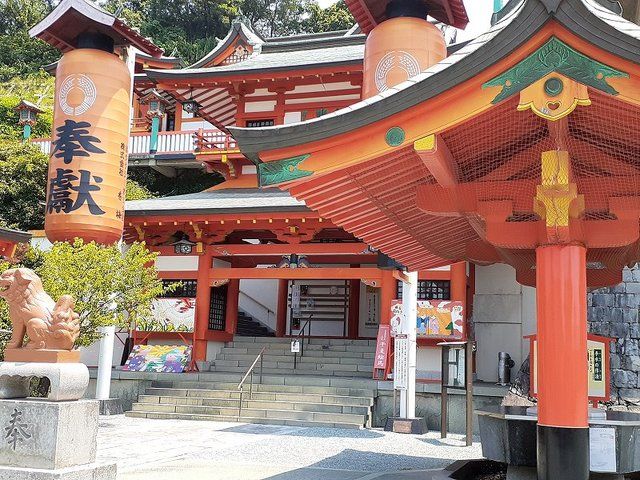 近くの高橋稲荷神社まで550m（徒歩7分）