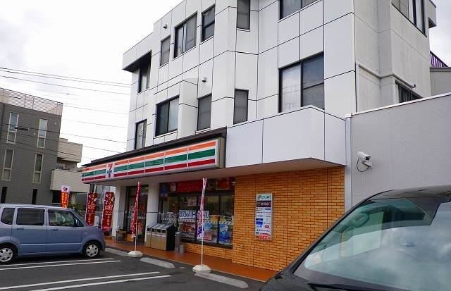 近くのセブンイレブン裾野稲荷店まで600m（徒歩8分）