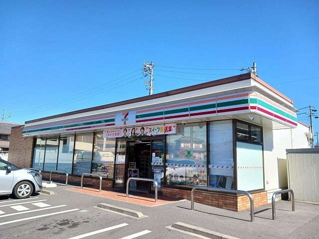 近くのセブンイレブン 東浦石浜駅西店まで734m(徒歩10分)