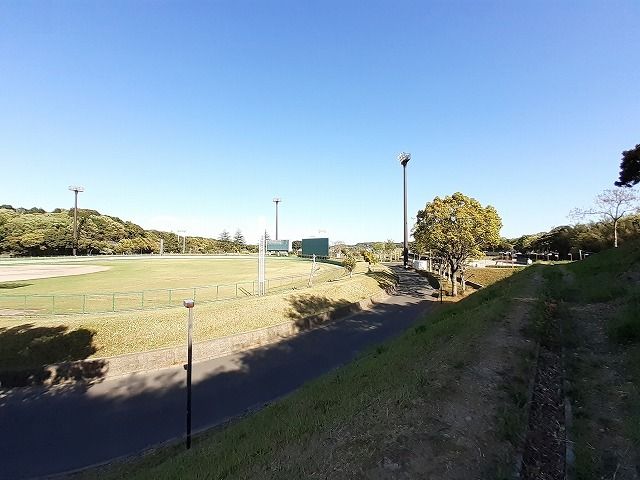 近くの湖西運動公園まで2,100m(徒歩27分)