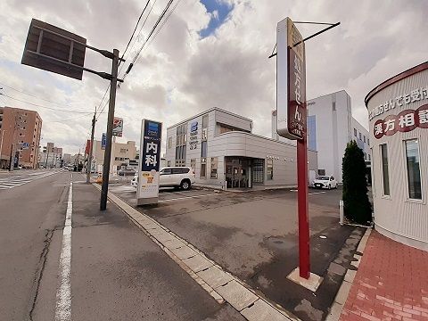 近くの場崎クリニックまで1,090m（徒歩14分）