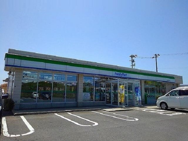 近くのファミリーマート 御所野湯本店まで500m（徒歩7分）