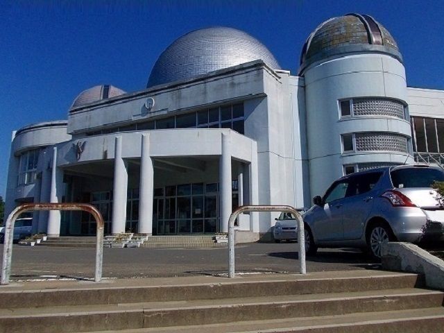 近くの秋田市立御所野小学校まで500m（徒歩7分）