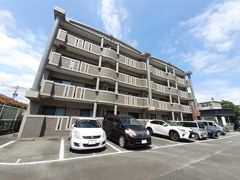 クレセント・ウエストの外観画像