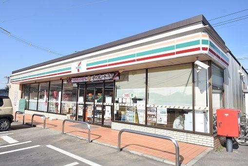 近くのセブン-イレブン 郡山久留米店まで500m(徒歩7分)
