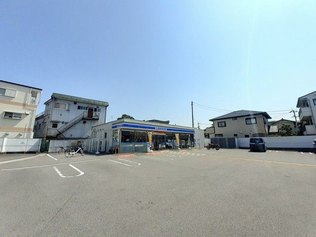 近くのローソン 高知南万々店まで800m（徒歩10分）