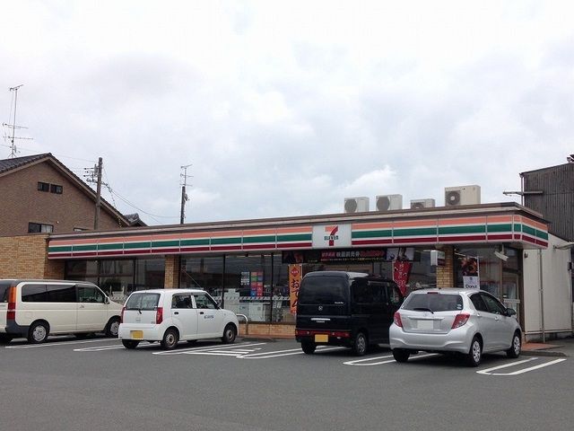 近くのセブンイレブン 浜松西ヶ崎町店まで1,000m（徒歩13分）