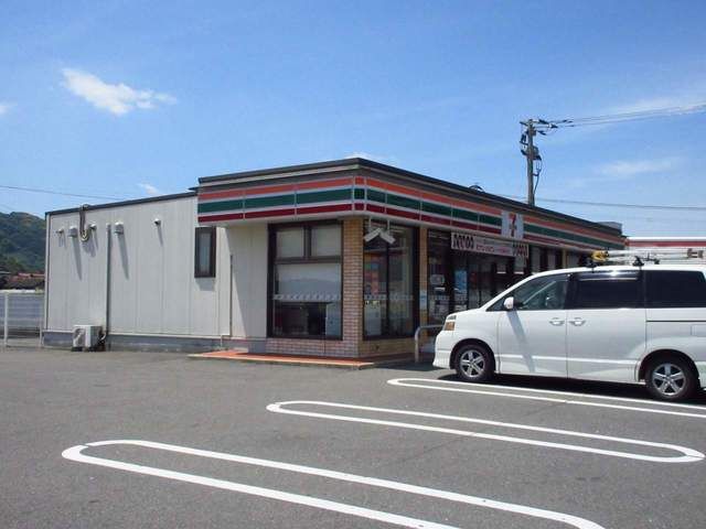 近くのセブンイレブン多久店まで600m(徒歩8分)