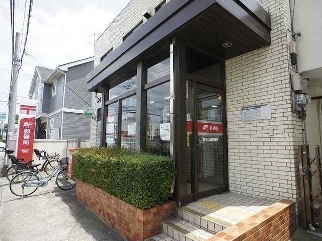 近くの山崎郵便局まで850m（徒歩11分）