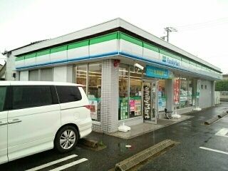 近くのファミリーマート　市民病院前店まで750m（徒歩10分）