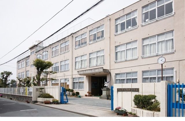 近くの岡山市立御野小学校まで650m（徒歩9分）