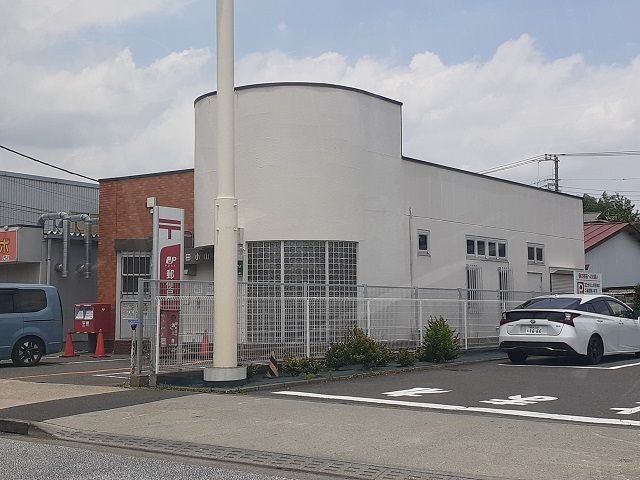 近くの小山郵便局まで750m（徒歩10分）