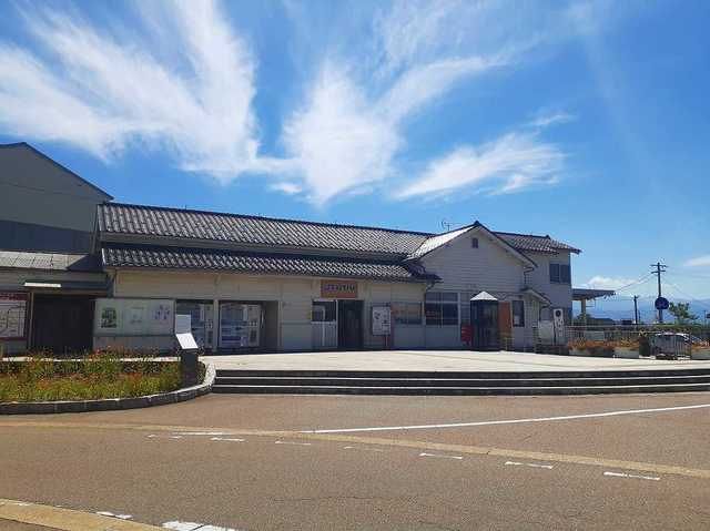 近くの福野駅まで1,600m(徒歩20分)