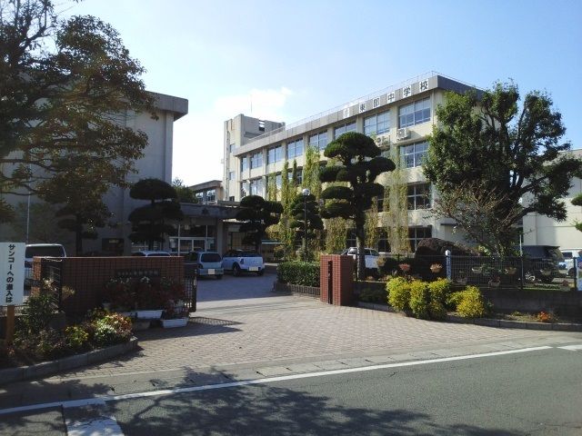 近くの熊本市立東部中学校まで400m（徒歩5分）