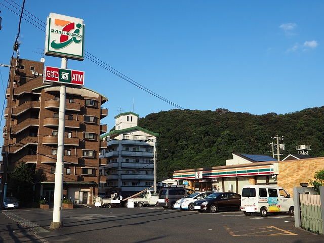 近くのコンビニまで650m（徒歩9分）