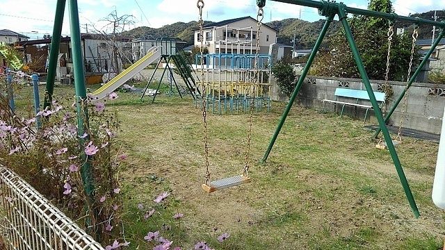 近くの木津原地公園まで150m（徒歩2分）
